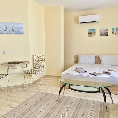 Apartments In Complex Sunny Island Deluxe Chernomorets Bagian luar foto