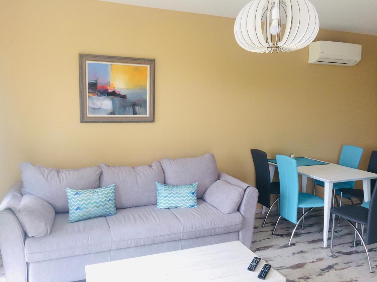 Apartments In Complex Sunny Island Deluxe Chernomorets Bagian luar foto