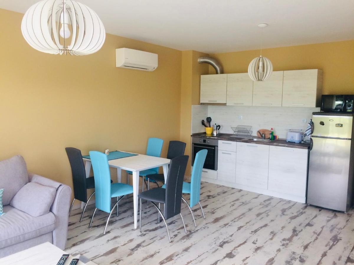 Apartments In Complex Sunny Island Deluxe Chernomorets Bagian luar foto