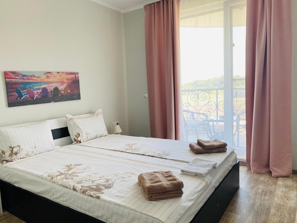 Apartments In Complex Sunny Island Deluxe Chernomorets Bagian luar foto
