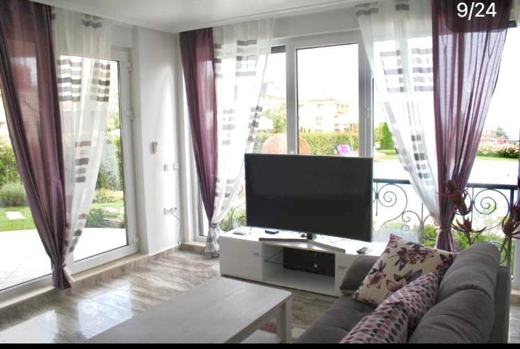 Apartments In Complex Sunny Island Deluxe Chernomorets Bagian luar foto