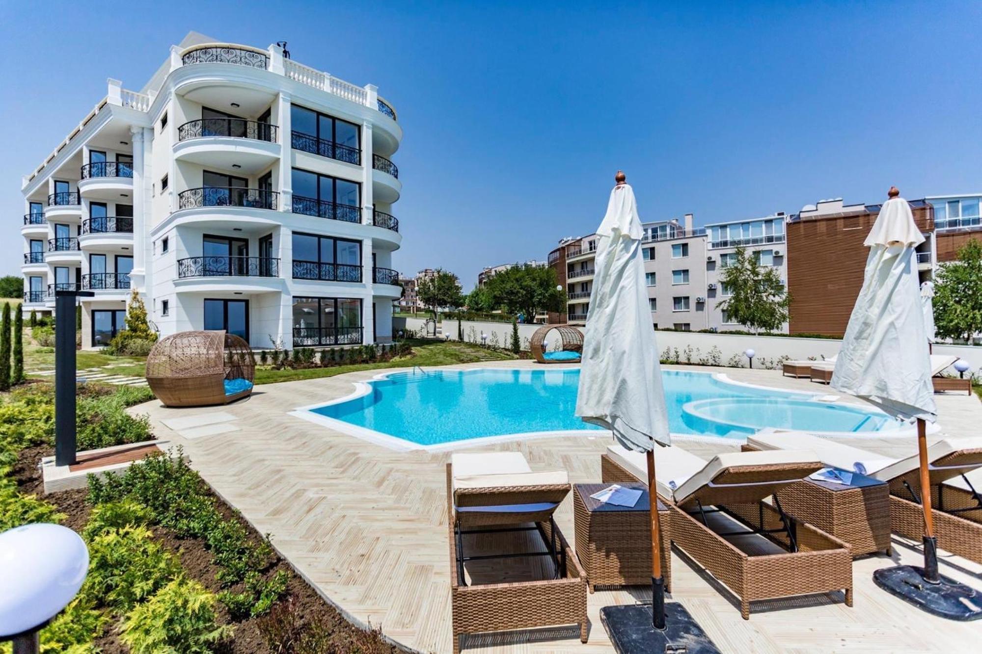 Apartments In Complex Sunny Island Deluxe Chernomorets Bagian luar foto