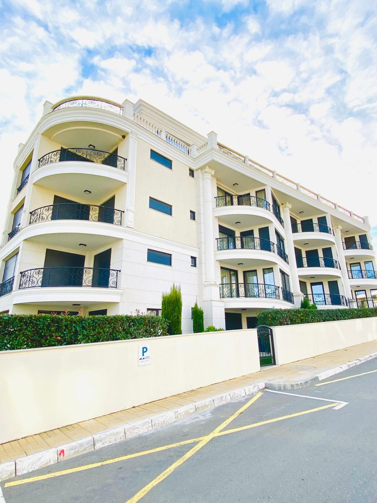 Apartments In Complex Sunny Island Deluxe Chernomorets Bagian luar foto