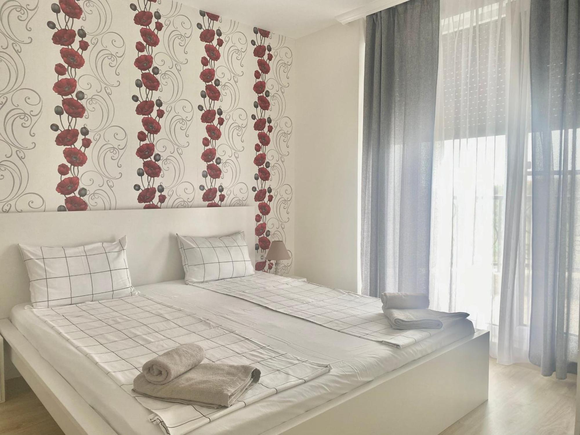 Apartments In Complex Sunny Island Deluxe Chernomorets Bagian luar foto