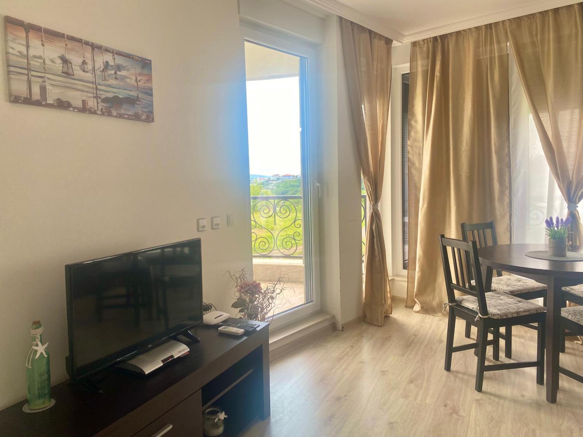 Apartments In Complex Sunny Island Deluxe Chernomorets Bagian luar foto