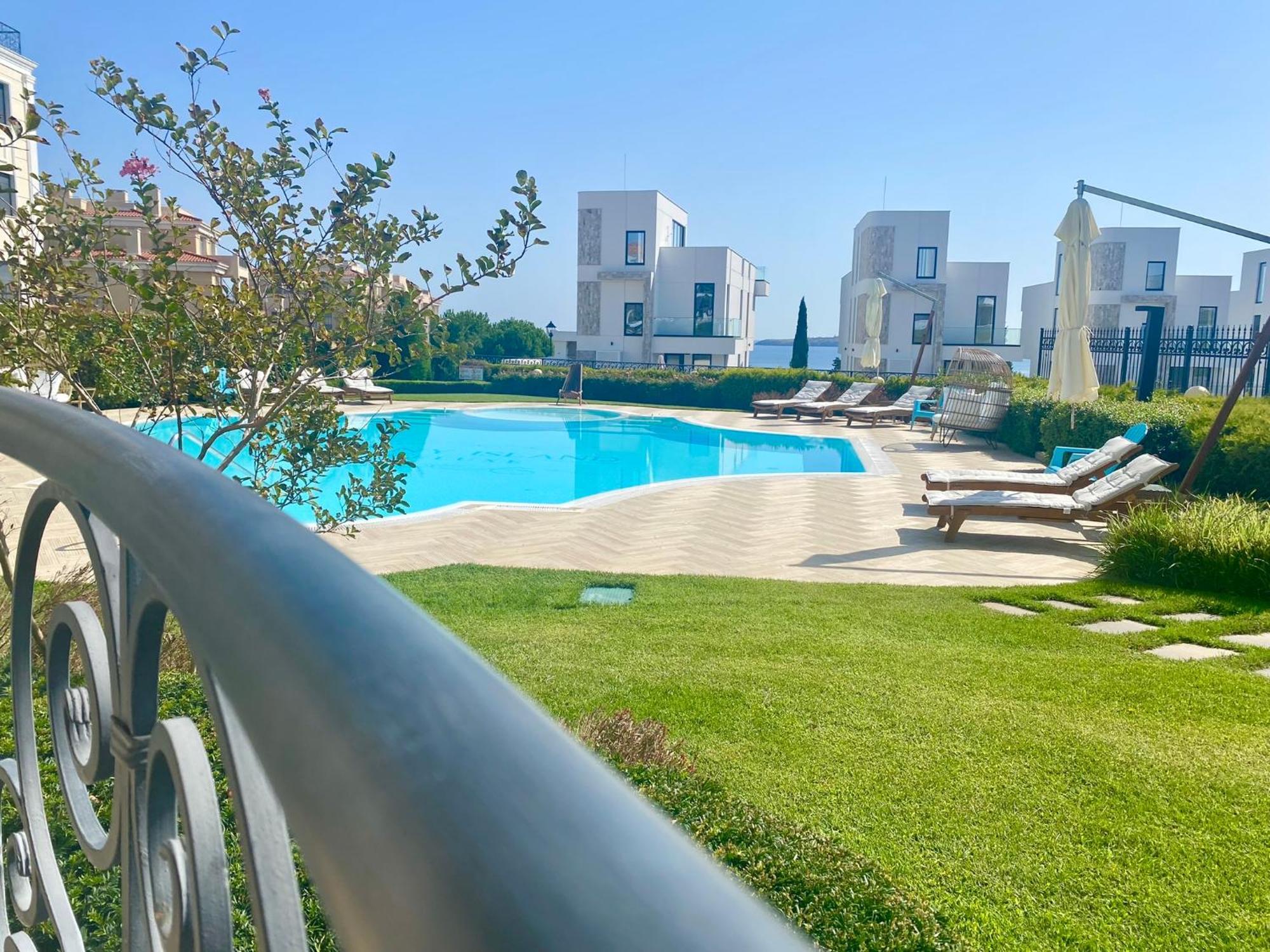 Apartments In Complex Sunny Island Deluxe Chernomorets Bagian luar foto