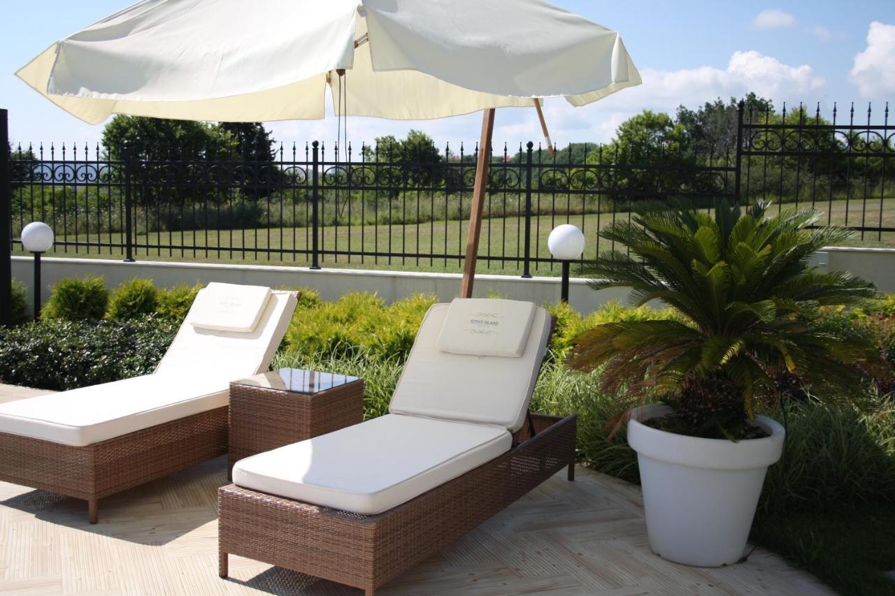 Apartments In Complex Sunny Island Deluxe Chernomorets Bagian luar foto