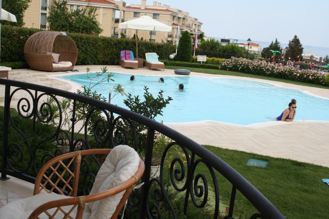 Apartments In Complex Sunny Island Deluxe Chernomorets Bagian luar foto